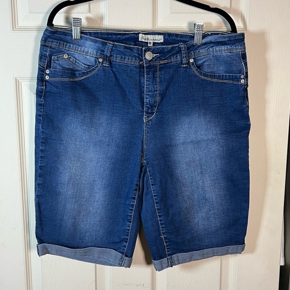 Royalty Want a Betta Butt Blue Denim Jeans Shorts - Picture 1 of 6